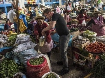 программа National Geographic: Путешествия с Гордоном Рамзи Священная долина Перу