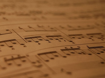 Раймонд-Паулс-Юбилейный-творческий-вечер-Святая-к-музыке-любовь