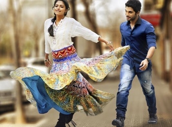 программа Bollywood: С двумя девушками