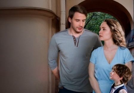 Евгения Розанова и фильм С новым счастьем! (2025)