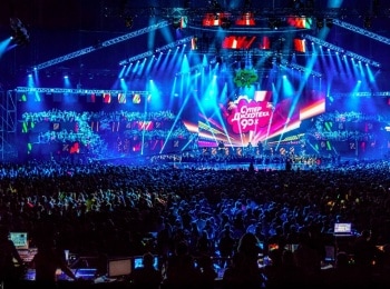 программа МУЗ ТВ: Супердискотека 90 х Радио Рекорд 2019