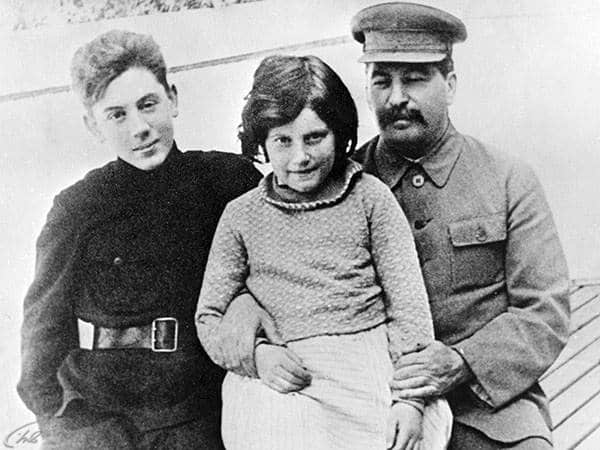 программа ТВ Центр (ТВЦ): Светлана Аллилуева Дочь за отца