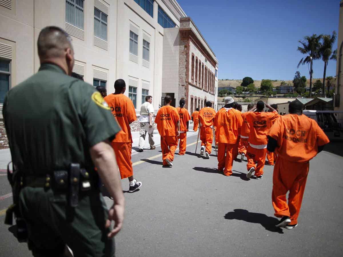 Тюремные-трудности-Подпольная-лавочка