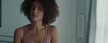 программа Кинопремьера: Холли остается ночевать