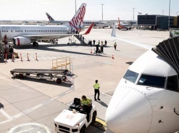 Закулисье-аэропорта-Мельбурна-Обслуживание-пассажиров