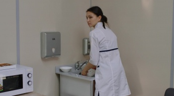 программа ТВ Центр (ТВЦ): Женщина с котом и детективом 4 серия