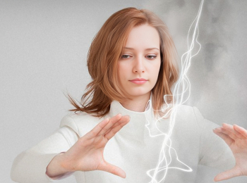 Женщины-со-сверхспособностями-Обратная-сторона-Луны-Нелли