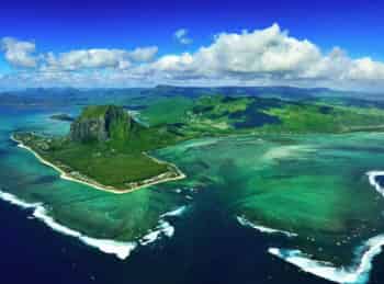 Île-Maurice,-la-douceur-de-I-océan-indien