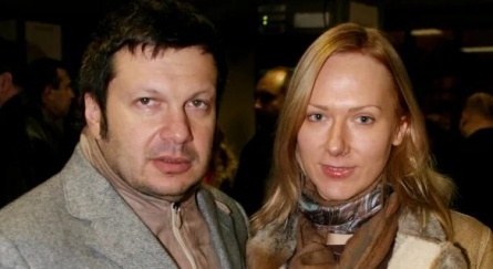 Три жены Владимира Соловьева: история любви и измены. Кто сейчас рядом с ведущим и сколько у него детей? кадры Три жены Владимира Соловьева: история любви и измены. Кто сейчас рядом с ведущим и сколько у него детей? кадры