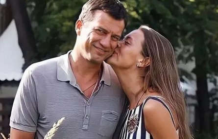 Как Андрей Чернышев завоевал сердца 4 прекрасных женщин: история любви красавца актера кадры