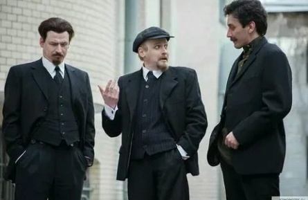 Адреса революции кадры