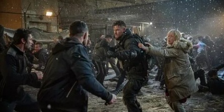 Страдания на съемочной площадке: почему актер Крис Хемсворт предпочитает боевики? кадры