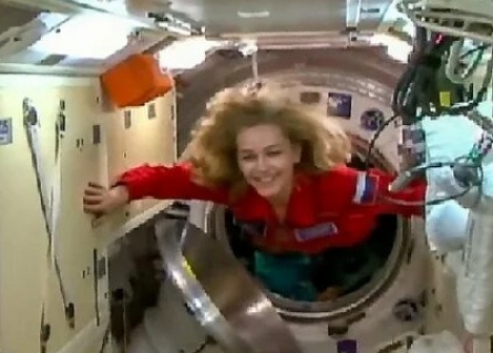 Актриса Юлия Пересильд с борта МКС поделилась впечатлениями от полета кадры