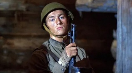 Алексей Воробьев собрался на войну кадры Алексей Воробьев собрался на войну кадры