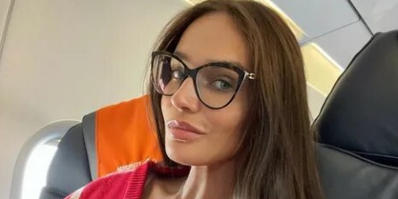 Алена Водонаева отмечает развод в Париже кадры