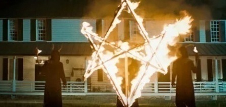 Американцы произвели Обряд кадры Американцы произвели Обряд кадры