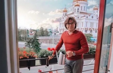 Андрей Малахов воюет с пенсионеркой за квартиру кадры Андрей Малахов воюет с пенсионеркой за квартиру кадры
