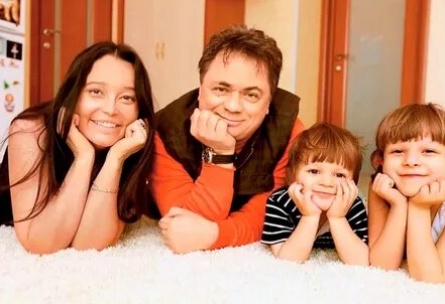 Андрей Леонов: жизнь без семьи и новый виток в личной жизни - молодая жена и дети актера кадры