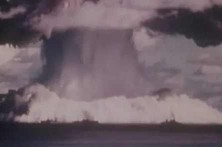 Атомное кафе кадры