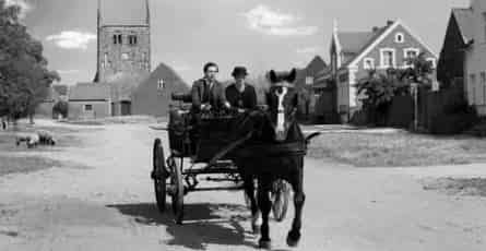 Белая лента кадры