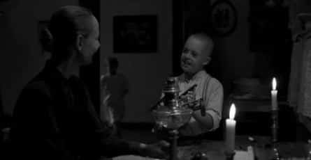 Белая лента кадры