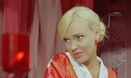 Блондинка в нокауте кадры