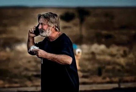 Болдуин собирается в Италию кадры