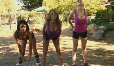Busty Coeds vs. Lusty Cheerleaders кадры Busty Coeds vs. Lusty Cheerleaders кадры