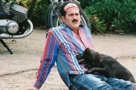 Человек с кричащим мозгом кадры