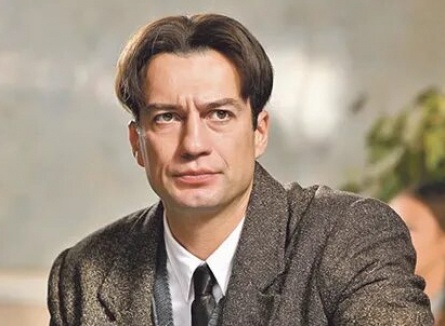 Чернышов спародировал Маяковского кадры
