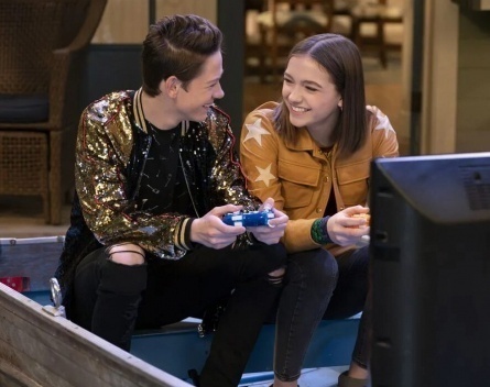 Coop and Cami Ask the World кадры Coop and Cami Ask the World кадры