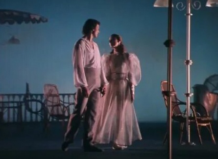 Дама с собачкой кадры