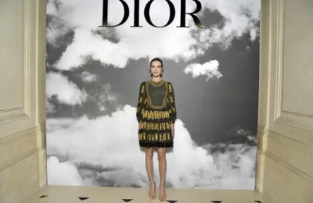 Дарья Жукова оценила новую коллекцию Christian Dior кадры