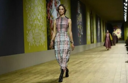 Дарья Жукова оценила новую коллекцию Christian Dior кадры