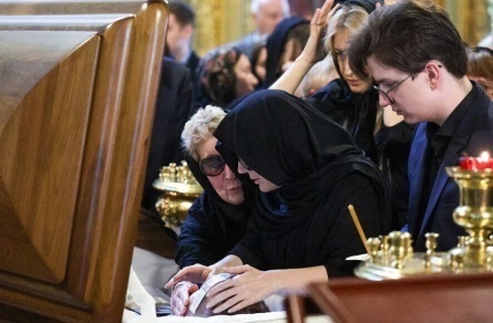 От врожденной слепоты к музыкальному успеху: история Дианы Гурцкой о борьбе, любви и семье кадры