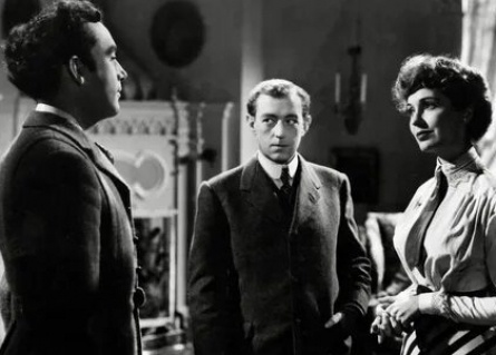 Добрые сердца и короны кадры