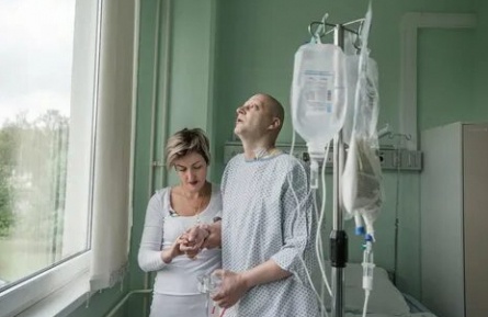 Дугласу не помогает химиотерапия кадры