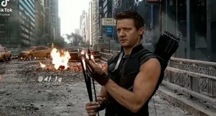 Джереми Реннер планирует Побег из Нью-Йорка? кадры