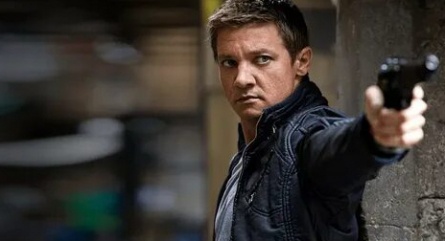 Джереми Реннер стал Джейсоном Борном кадры