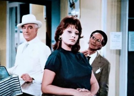 Это началось в Неаполе кадры