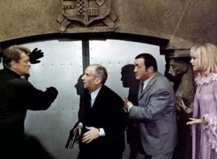 Фантомас против Скотланд-Ярда кадры Фантомас против Скотланд-Ярда кадры