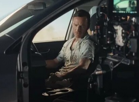 Уникальный триллер Фильм Убийца 2023: смотреть в России, гениальный Дэвид Финчер и захватывающая игра Майкла Фассбендера кадры