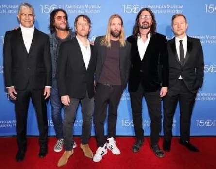 Foo Fighters покорила Billboard кадры Foo Fighters покорила Billboard кадры
