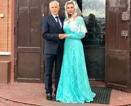 Ирина Агибалова разрушает брак старшей дочери кадры