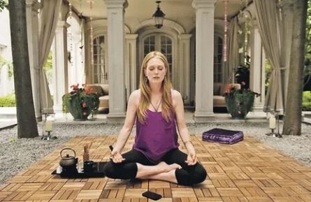 Йога дома кадры Йога дома кадры