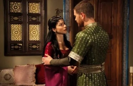 Нурбану и Селим: история судеб двух детей, которые изменили свою жизнь кадры