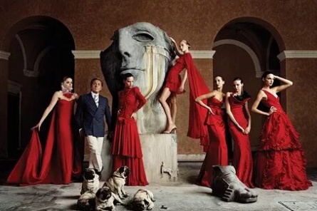 Коллекции дизайнеров кадры