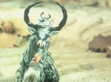 Козел в огороде кадры