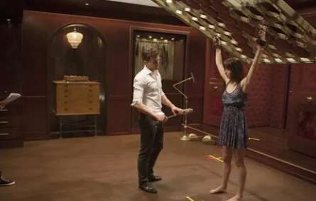 Красная комната кадры