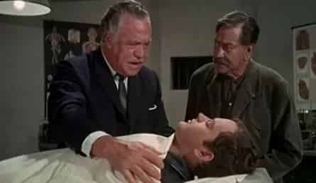 Кровавая обезьяна кадры